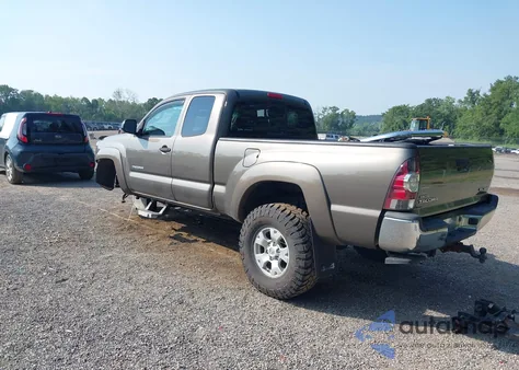 2013 Toyota Tacoma Base V6 z USA, uszkodzony, nr VIN 5TFUU4EN8DX054533